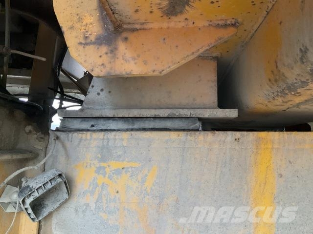 Volvo R32 Artikulētie pašizgāzēji