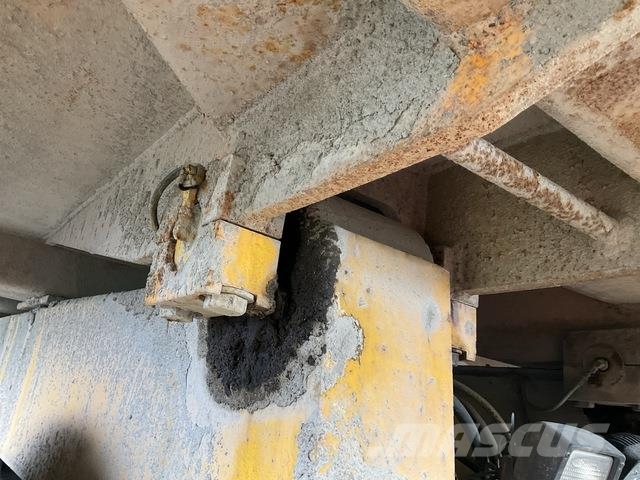 Volvo R32 Artikulētie pašizgāzēji