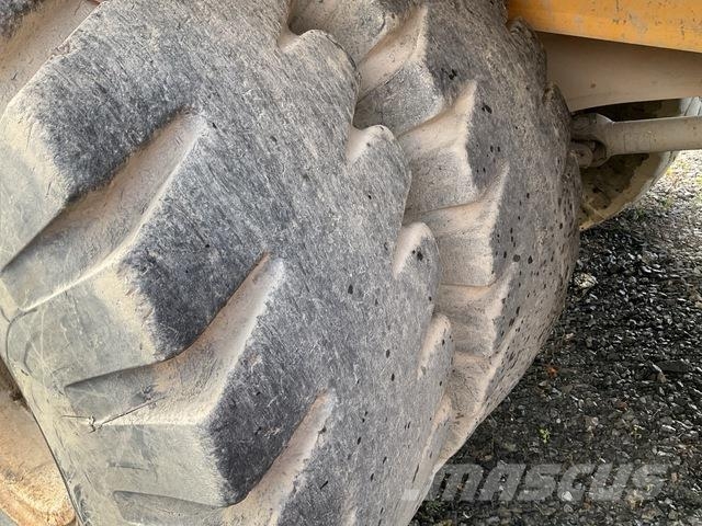 Volvo R32 Artikulētie pašizgāzēji