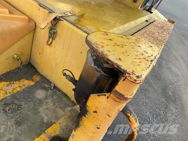 Volvo R32 Artikulētie pašizgāzēji
