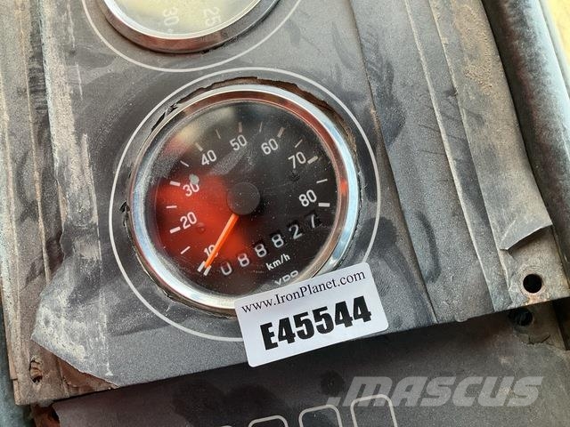 Volvo R32 Artikulētie pašizgāzēji