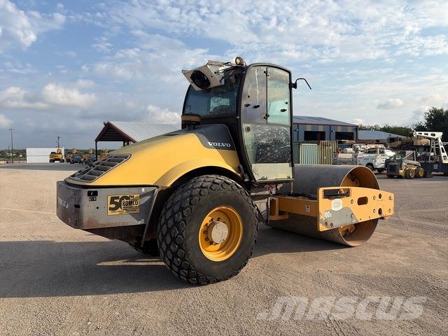 Volvo SD100D Trilrolwalsen