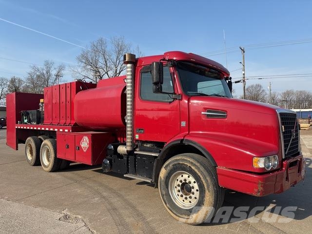 Volvo VHD Camiones cisternas