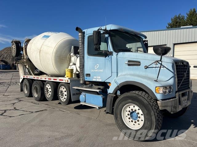 Volvo VHD شاحنات أخرى