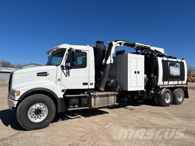 Volvo VHD64B 대형 굴삭기 29톤 이상
