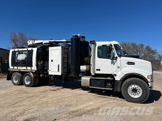 Volvo VHD64B 대형 굴삭기 29톤 이상