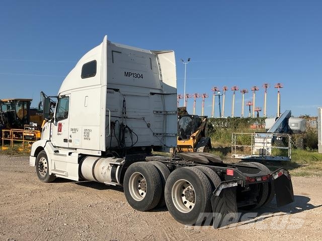 Volvo VNL 曳引機組件