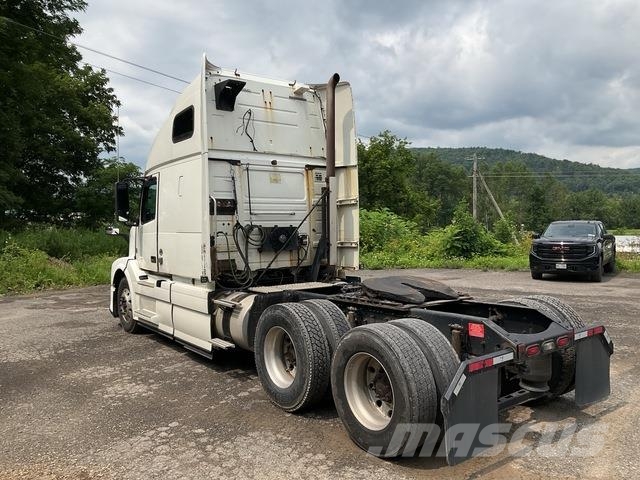 Volvo VNL Тягачі