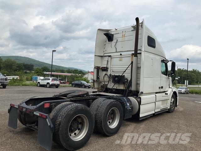 Volvo VNL Тягачі
