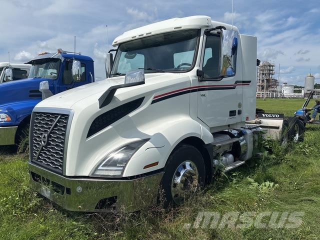 Volvo VNL Trekkers