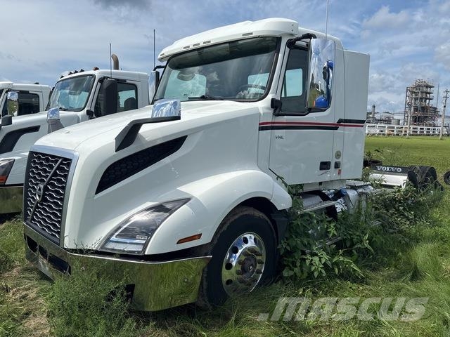 Volvo VNL Trekkers