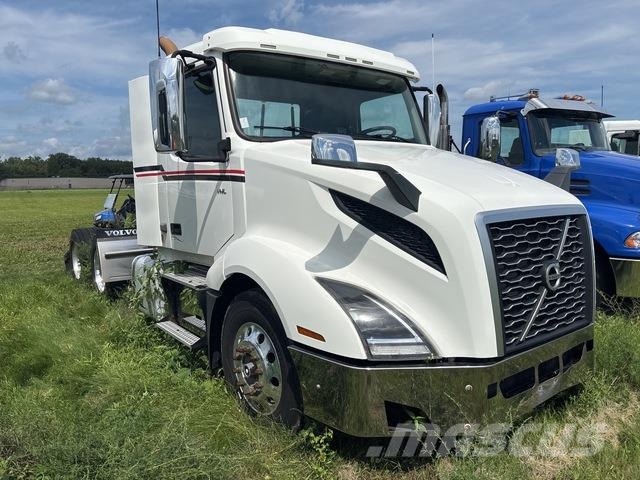 Volvo VNL Trekkers