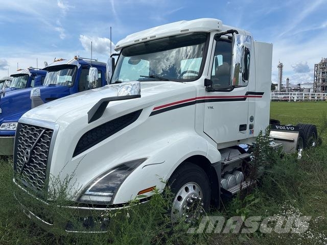 Volvo VNL Trekkers