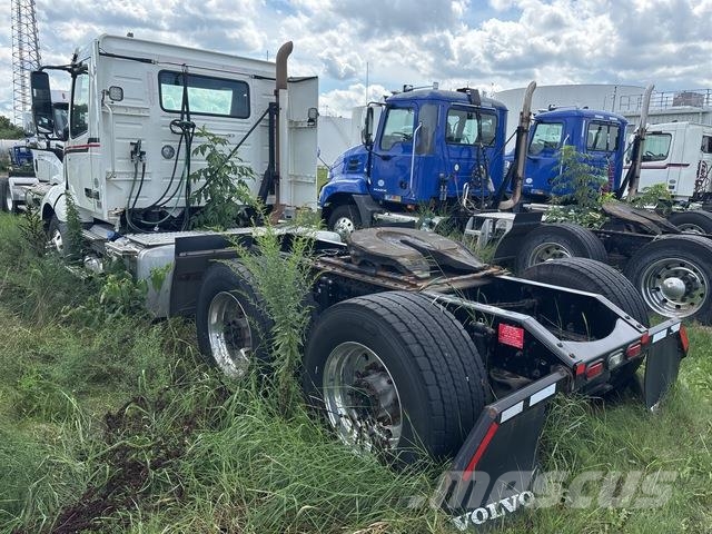 Volvo VNL Trekkers