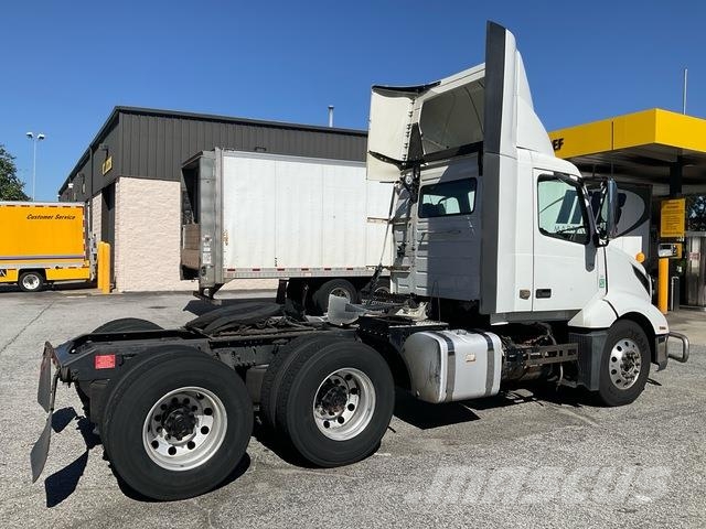 Volvo VNL Sattelzugmaschinen