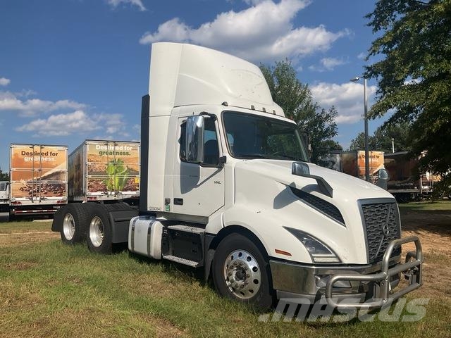 Volvo VNL 300 Sattelzugmaschinen