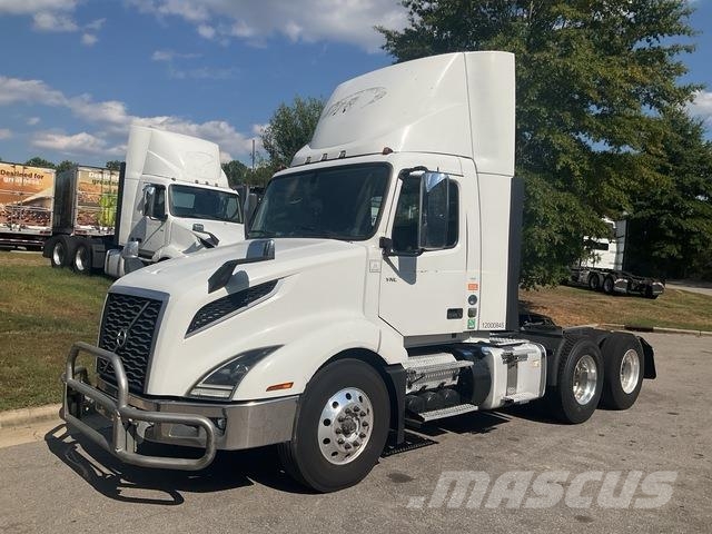 Volvo VNL 300 牵引车
