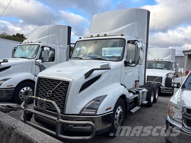 Volvo VNL 300 Trekkers