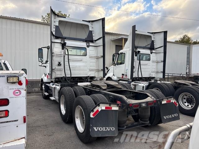 Volvo VNL 300 Trekkers