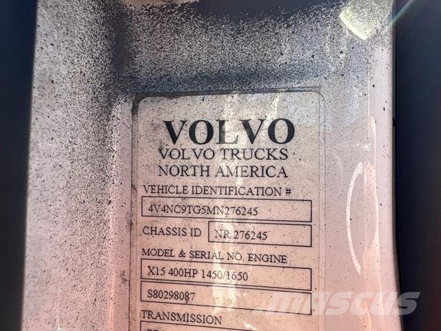 Volvo VNL 300 中古トラクターヘッド | トレーラーヘッド