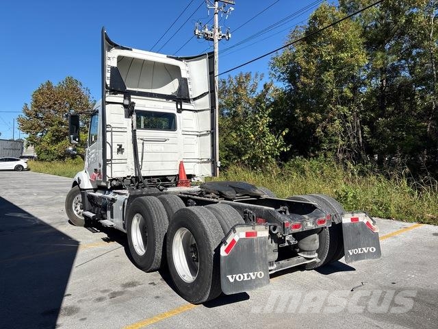 Volvo VNL 300 Vlačilci
