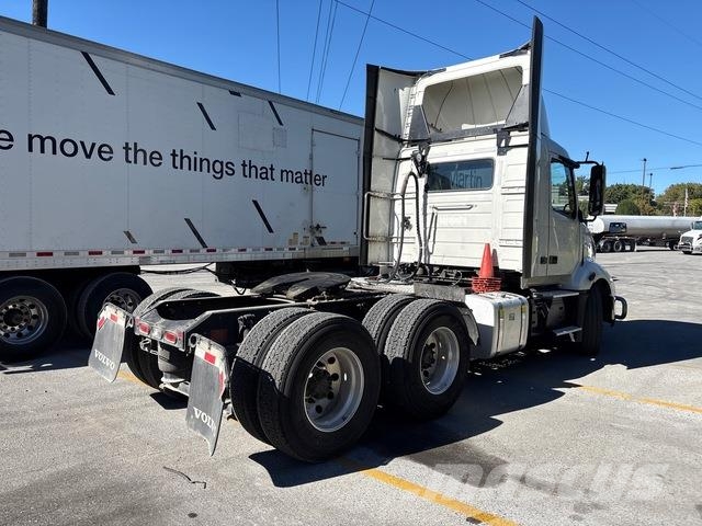 Volvo VNL 300 Vlačilci
