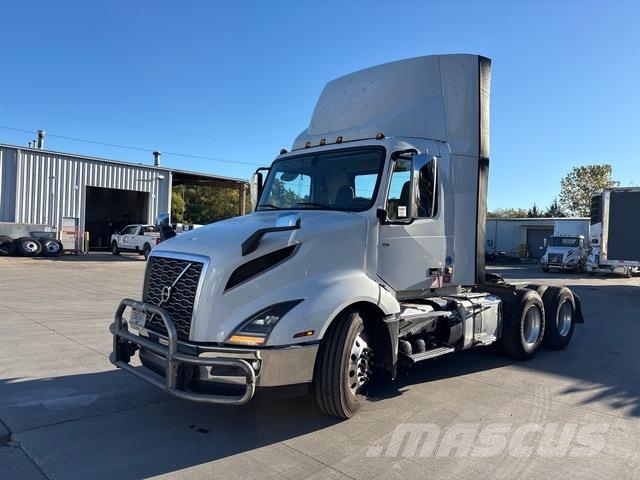 Volvo VNL 300 Vlačilci