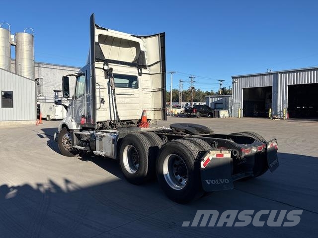 Volvo VNL 300 Vlačilci