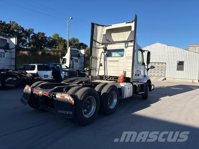 Volvo VNL 300 Vlačilci