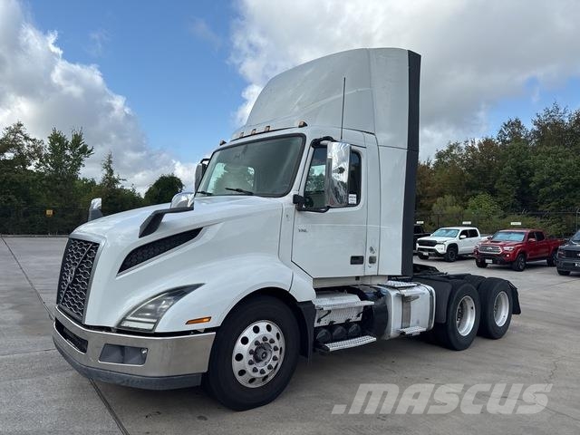 Volvo VNL 300 Sattelzugmaschinen