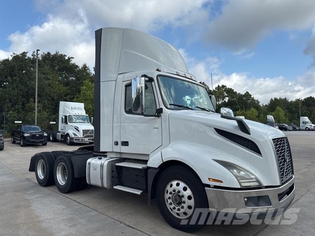Volvo VNL 300 Sattelzugmaschinen