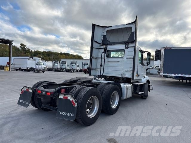Volvo VNL300 Vilcēji