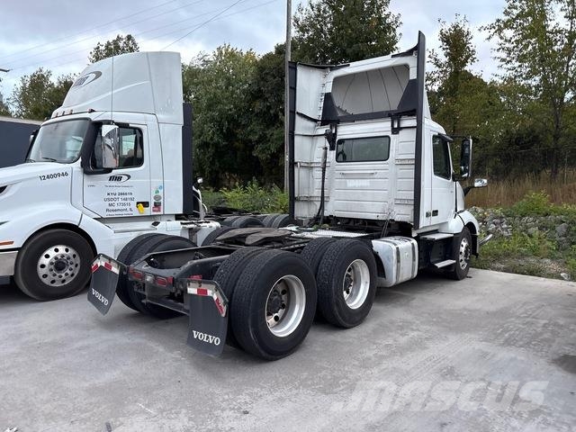 Volvo VNL300 Trekkers