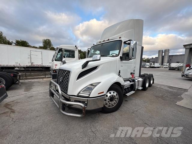 Volvo VNL300 Trekkers