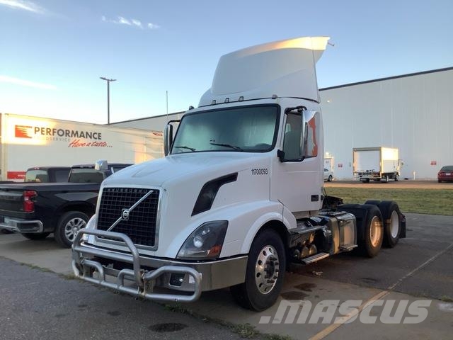 Volvo VNL64T Τράκτορες