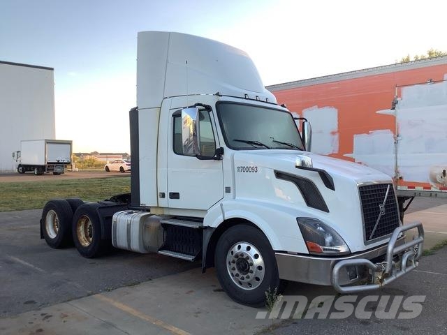 Volvo VNL64T Τράκτορες