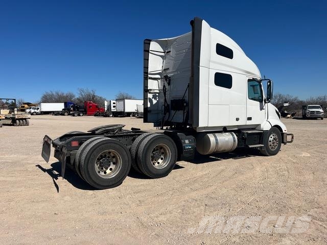 Volvo VNL64T760 Prime Movers