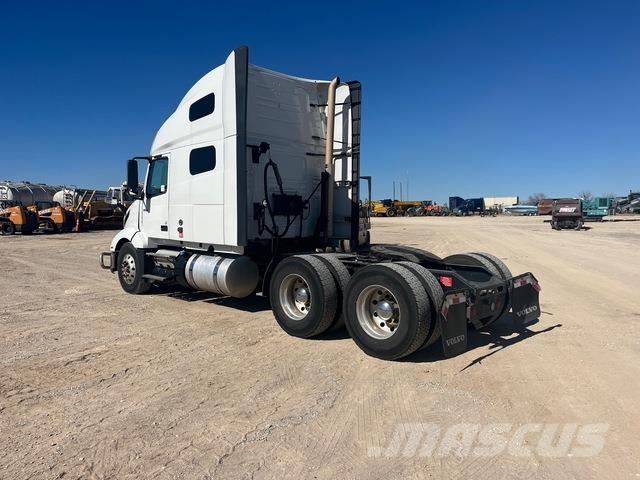 Volvo VNL64T760 Prime Movers