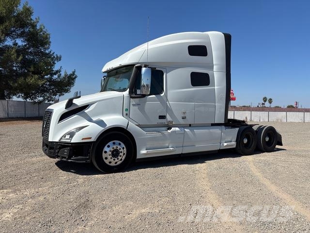 Volvo VNL760 Trekkers
