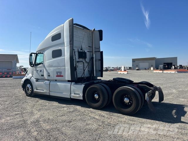 Volvo VNL760 Trekkers