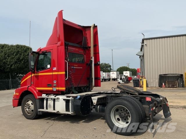Volvo VNM Τράκτορες