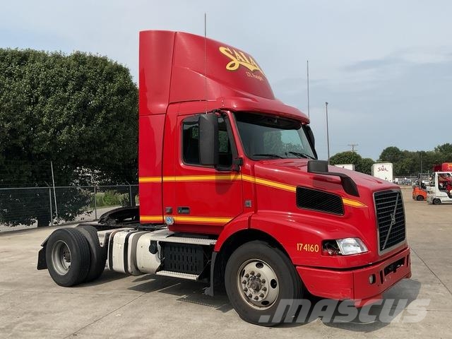 Volvo VNM Τράκτορες