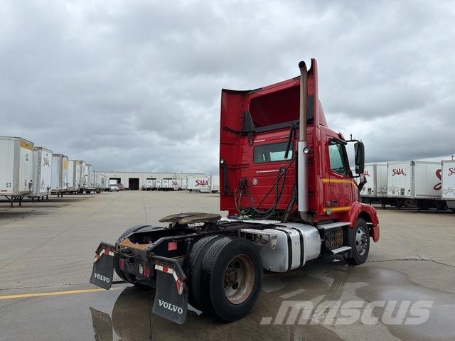 Volvo VNM Τράκτορες