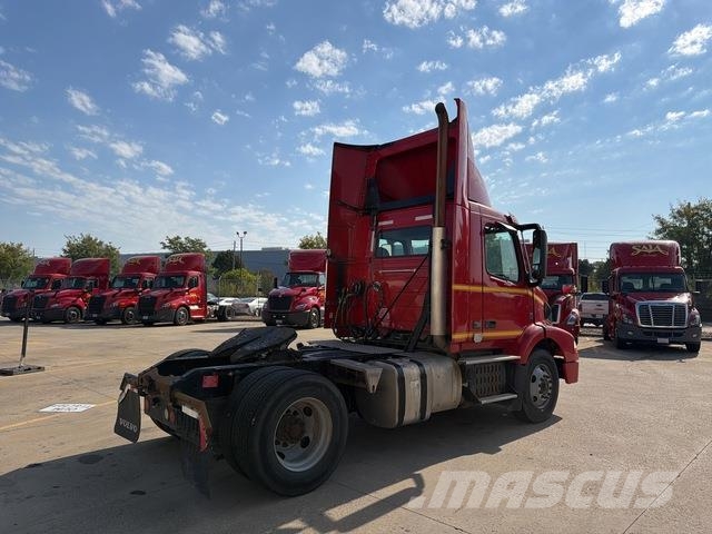 Volvo VNM Τράκτορες