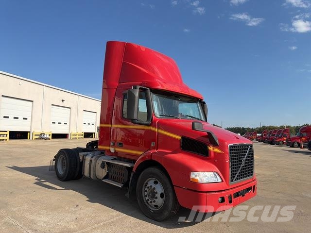 Volvo VNM Τράκτορες