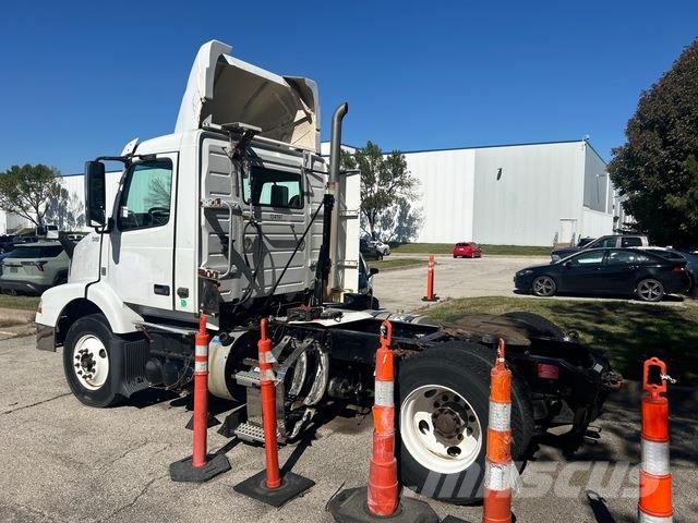 Volvo VNM Sattelzugmaschinen