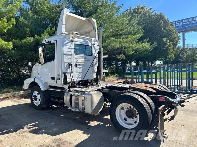 Volvo VNM Sattelzugmaschinen