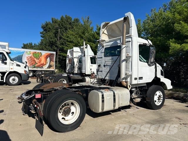 Volvo VNM Sattelzugmaschinen
