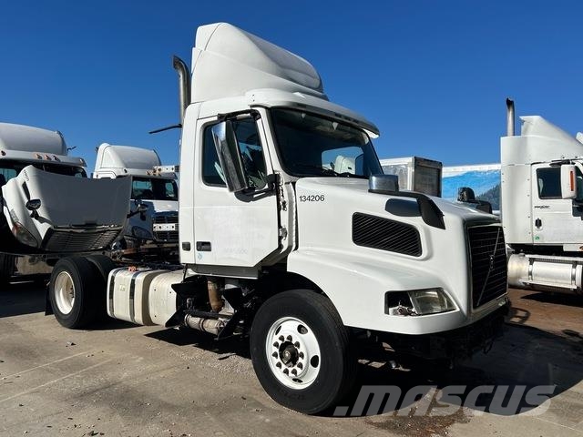 Volvo VNM Sattelzugmaschinen