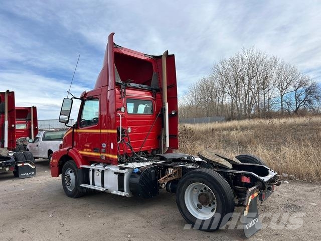 Volvo VNM42T Trekkers
